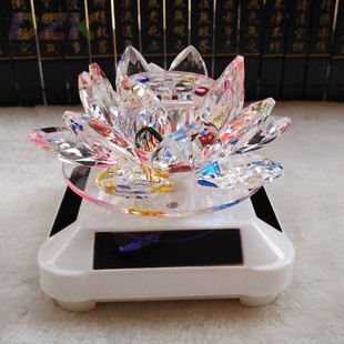 太陽能蓮花汽車香水座 轉b8 帶燈旋轉車載內飾用品k9水晶蓮花擺件