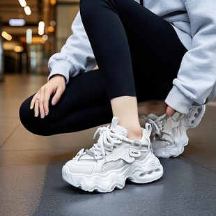 百搭輕便小個子增高女鞋 秋季 女擦色做舊2025新款 高級感厚底老爹鞋