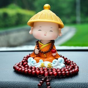 汽車擺件車內裝 飾品搖頭和尚一路平安鹿車載創意高檔車飾用品大全