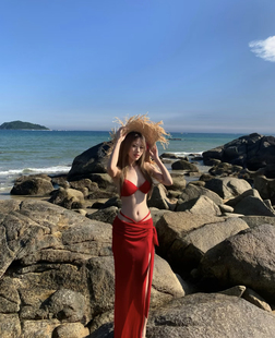 大紅色泳衣吊帶背心女顯白海邊度假性感防曬長裙比基尼泡溫泉套裝