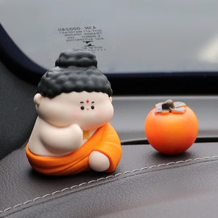 汽車內(nèi)飾品車載擺件創(chuàng)意可愛治愈系國潮菩薩公仔車中控臺裝 飾玩偶