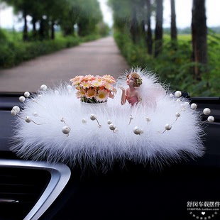 女生車內飾品可愛天使坐款 高級感 珍珠羽毛墊汽車擺件儀表臺女神款