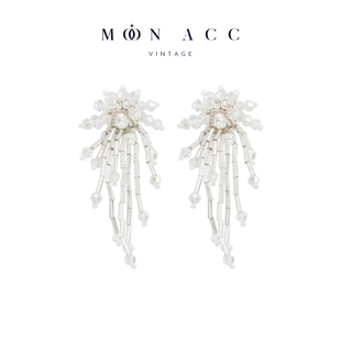 Moon 白色煙花水晶串珠流蘇耳環小眾設計感度假約會耳飾耳夾 Acc