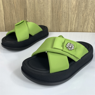 夏季 外穿涼拖沙灘鞋 新款 百搭軟面厚底踩屎感拖鞋 時尚 品牌撤柜女鞋