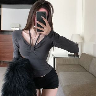 短款 甜辣風獨特長袖 修身 女春秋新款 別致扭結露鎖骨絕美上衣 打底衫