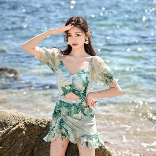 高級感連身溫泉海邊度假泳裝 2025泳衣女新款 性感連體遮肉顯瘦大碼
