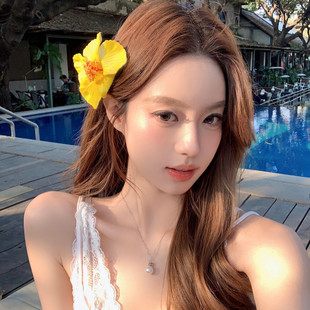 度假風(fēng)扶桑花邊發(fā)夾氛圍感海邊拍照發(fā)飾女 多巴胺假日 蜜桃茶