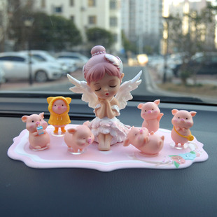 創(chuàng)意可愛小豬公仔汽車中控顯示屏幕擺件女生車內飾品車載裝 飾用品