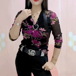 長(zhǎng)袖 小衫 蕾碎花T恤衫 氣質(zhì)網(wǎng)紗V領(lǐng)上衣顯瘦洋氣打底衫 潮 女時(shí)尚 修身