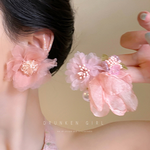 超仙粉色網(wǎng)紗花朵耳環(huán)女適合夏天 耳釘氛圍感度假風(fēng)甜美溫柔耳飾