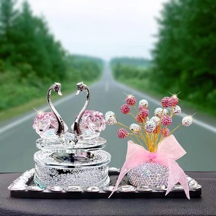 太陽能自動旋轉(zhuǎn)水晶天鵝車內(nèi)車?yán)锵闼鶖[件天鵝車載汽車裝 飾擺件