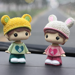 創(chuàng)意搖頭情侶汽車(chē)擺件卡通可愛(ài)車(chē)載公仔車(chē)內(nèi)飾品玩偶