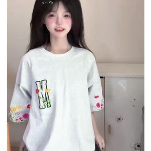 爆款 t恤女夏2025新款 高級感插肩上衣 獨特刺繡花海短袖 超好看美式